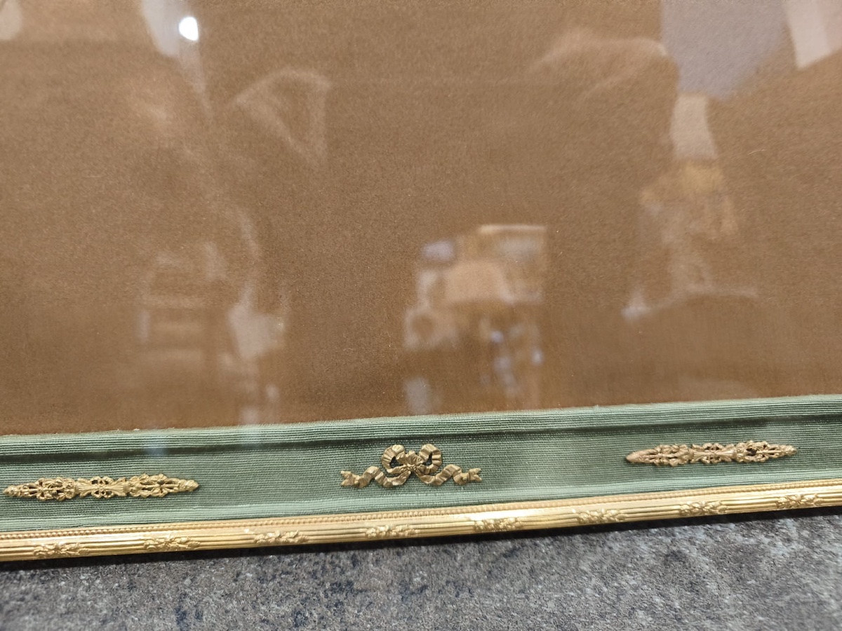 A Large Louis XVI Style Gilt Bronze Photo Frame, Late 19th Century -photo-7