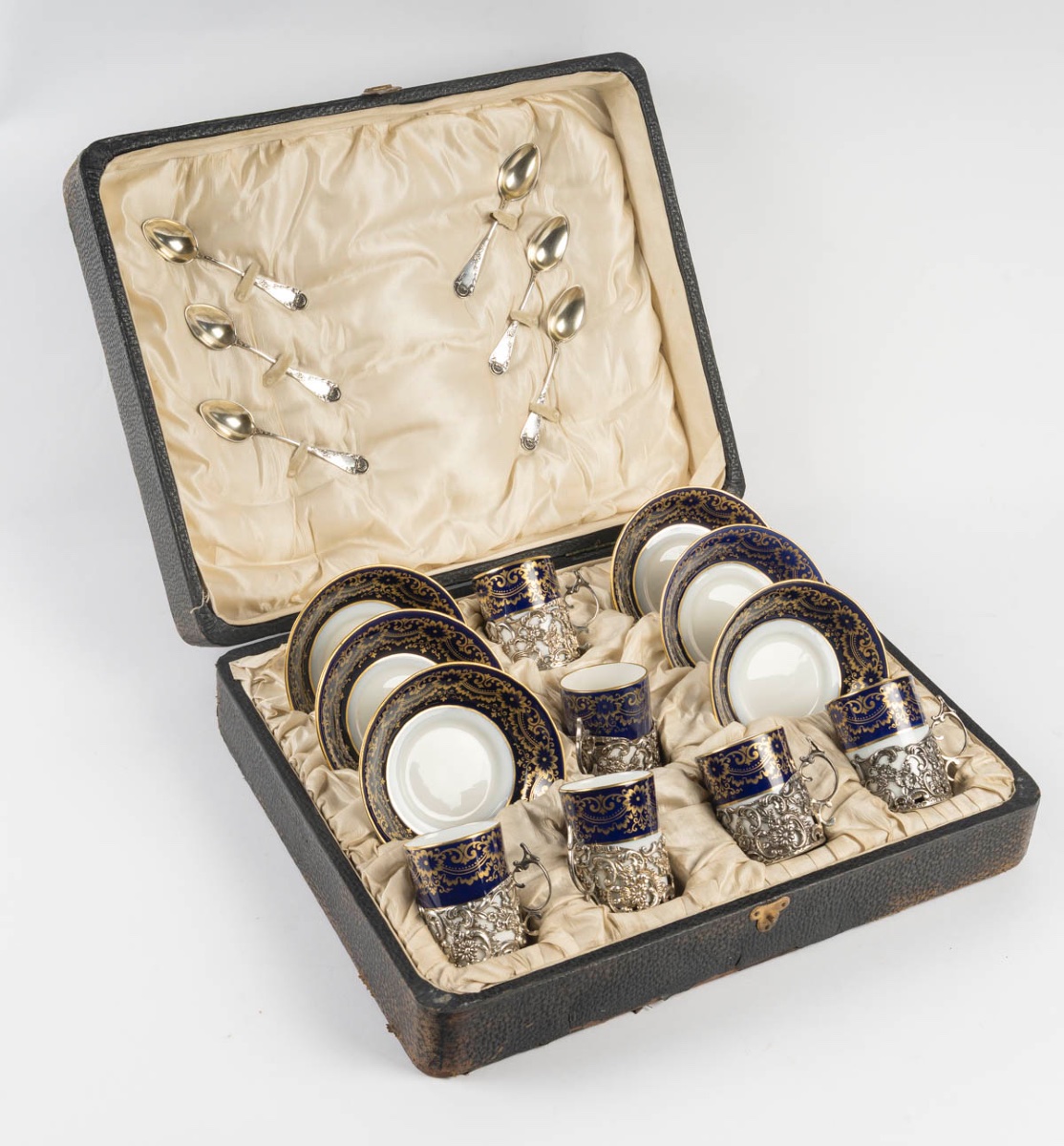A Porcelain And Sterling Silver Service, English Work, 19th Century -photo-3