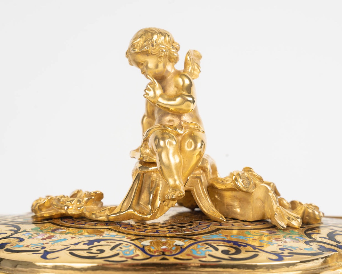 Un coffret à bijoux  en bronze doré et émail cloisonné, fin XIXème siècle -photo-2