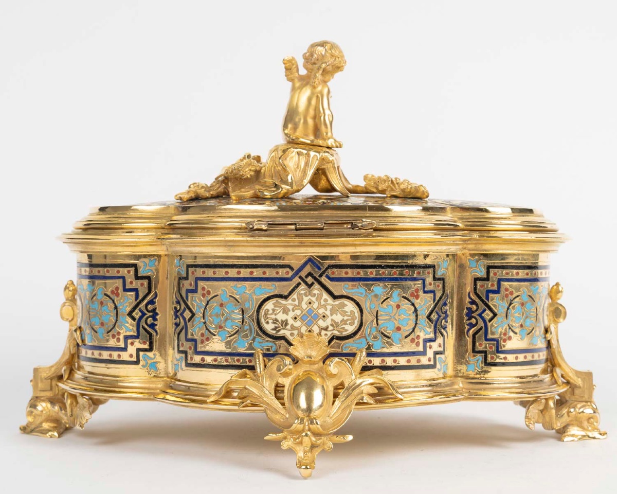 Un coffret à bijoux  en bronze doré et émail cloisonné, fin XIXème siècle -photo-7