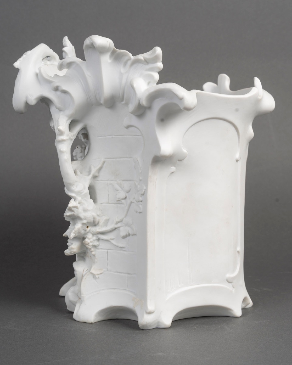 Cache-pot en porcelaine biscuit – Époque XIXᵉ siècle -photo-6