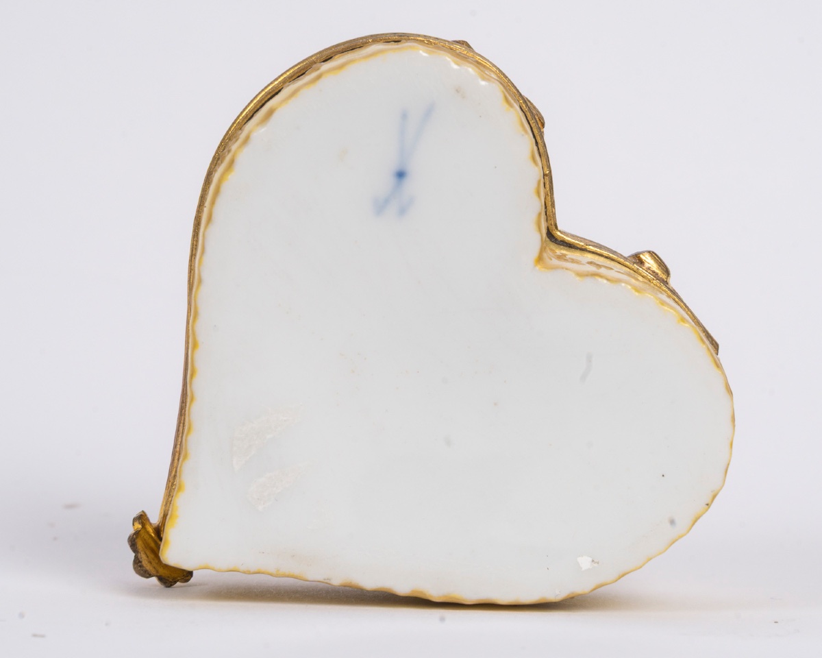 Miniature Meissen Porcelain Heart-shaped Box, Late 19th Century-photo-5