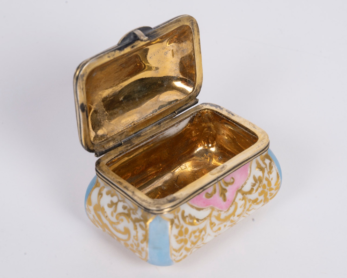 Miniature petit coffret en porcelaine, fin XIXème siècle -photo-6