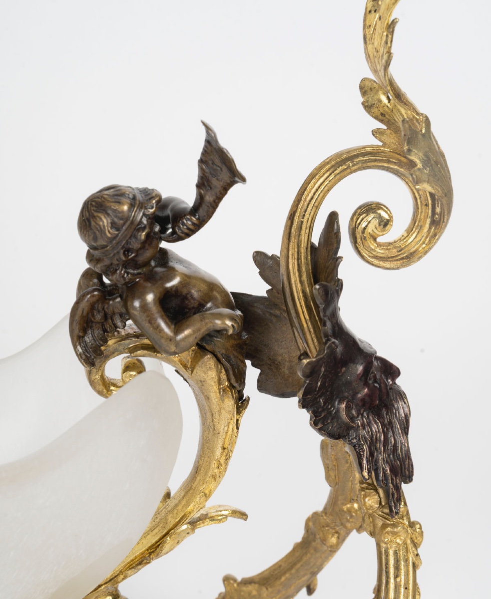 Une caleche en bronze et verre opalescent, fin XIXème siècle -photo-6