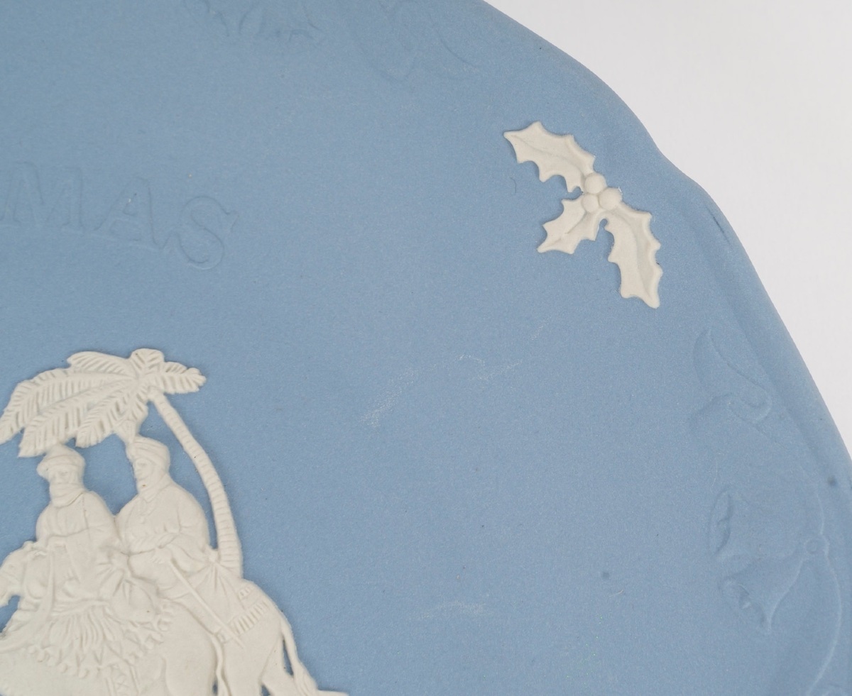 Un plat en WEDGWOOD bleu, époque XXème siècle -photo-6