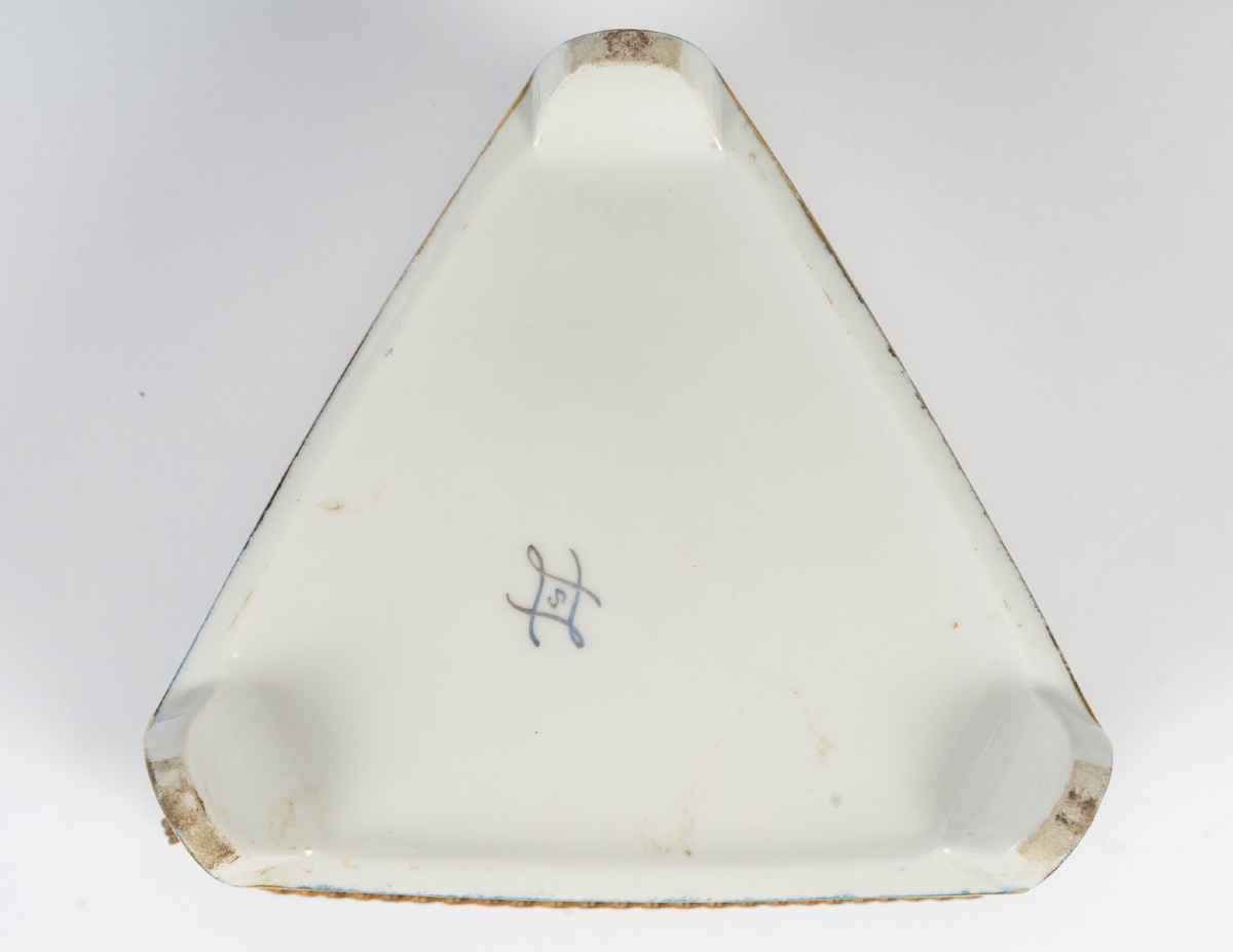 Un coffret à bijoux en porcelaine de Sévres , fin XIXème siècle -photo-7