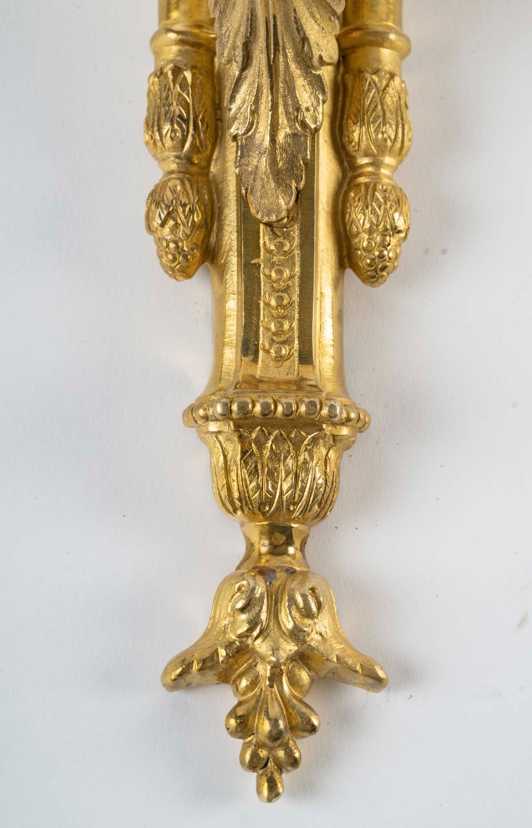 Une paire d'appliques en bronze doré de style Louis XVI, fin XIXème siècle -photo-4