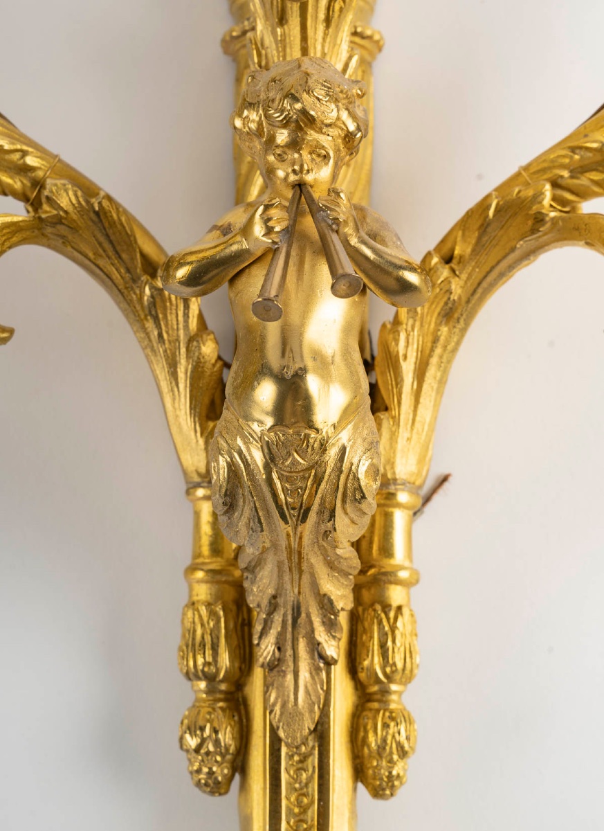 Une paire d'appliques en bronze doré de style Louis XVI, fin XIXème siècle -photo-2