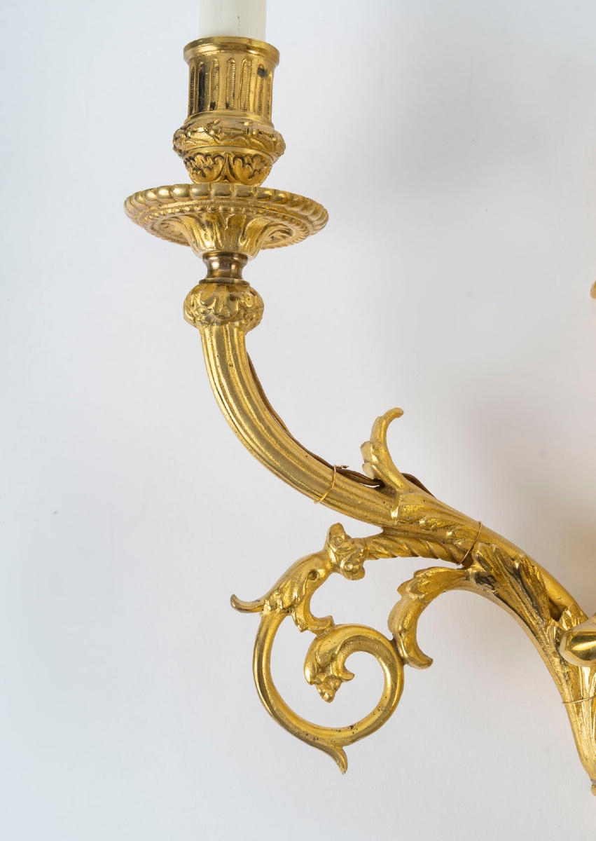 Une paire d'appliques en bronze doré de style Louis XVI, fin XIXème siècle -photo-3