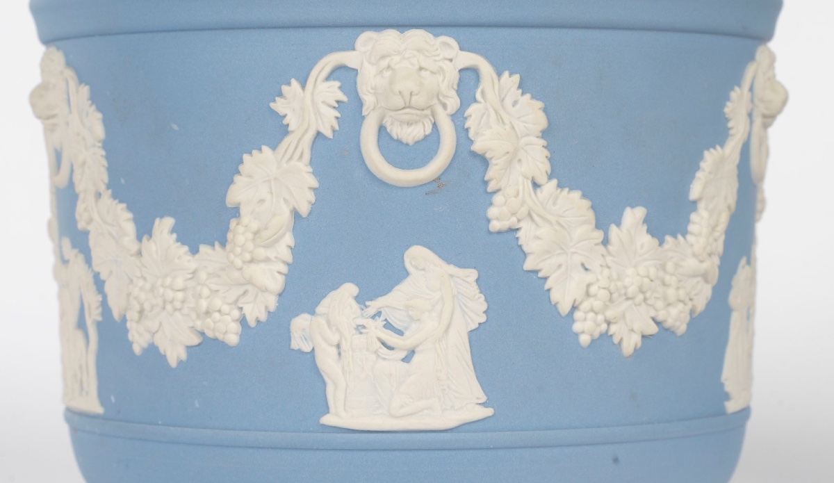 Une paire de  cache-pot en porcelaine de Wedgwood début XXème siècle -photo-1