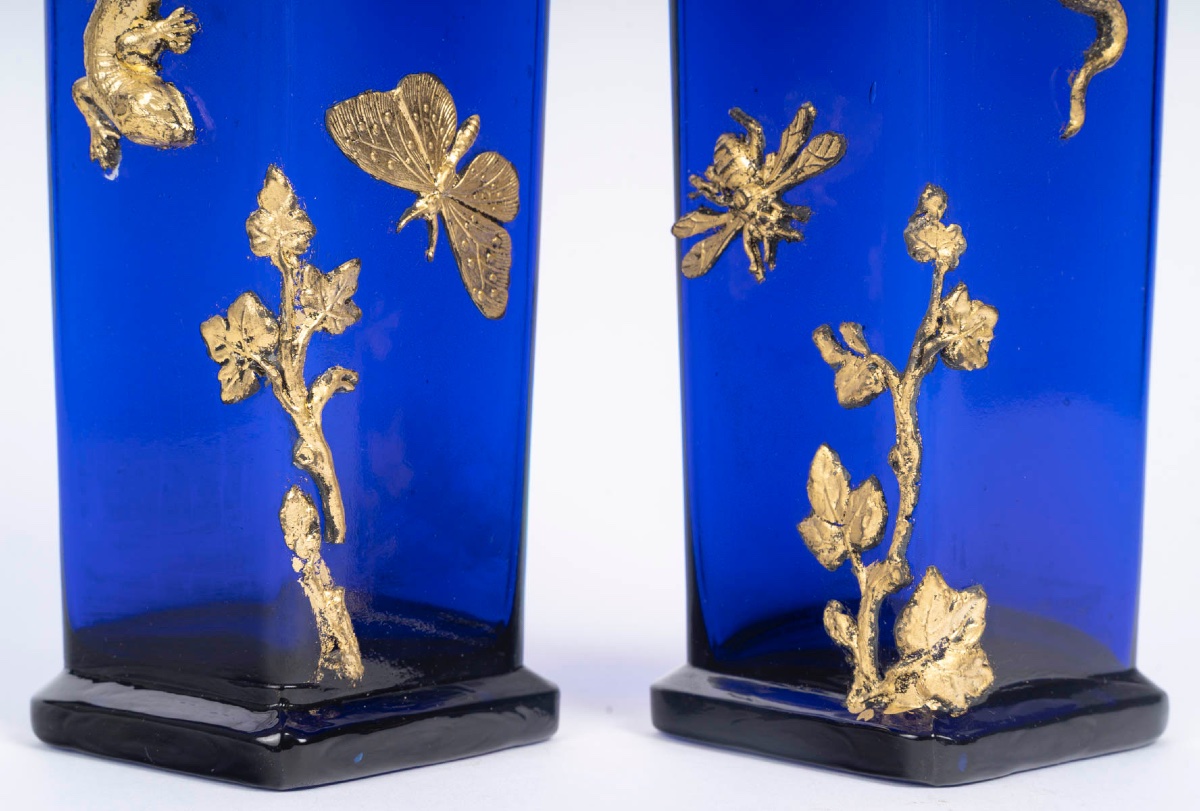 A Pair Of Art Nouveau Blue Crystal Vases-photo-3