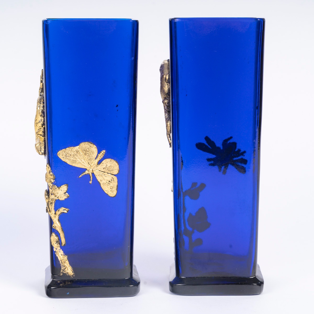 A Pair Of Art Nouveau Blue Crystal Vases-photo-4