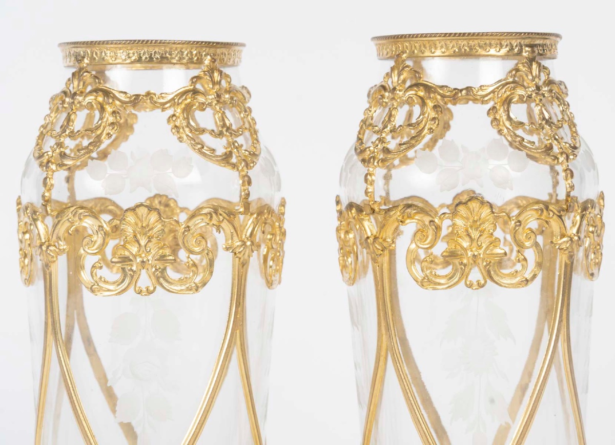 Une paire de vases en cristal gravé et bronze doré, époque XIXème siècle -photo-2