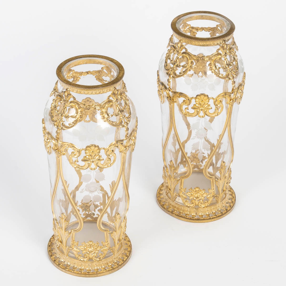 Une paire de vases en cristal gravé et bronze doré, époque XIXème siècle -photo-3