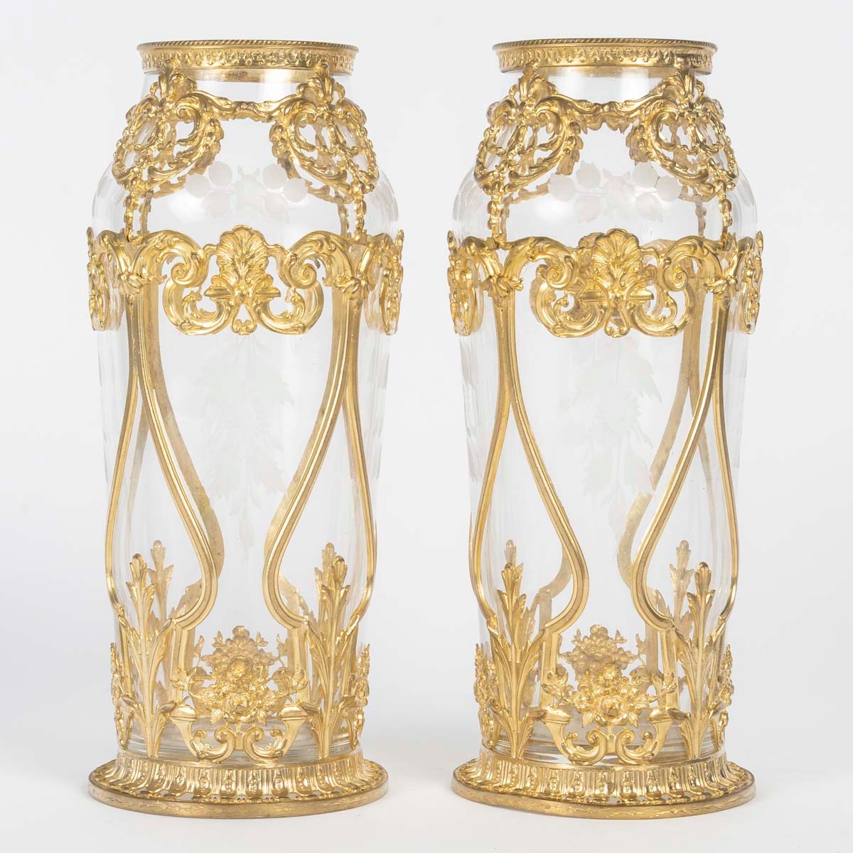 Une paire de vases en cristal gravé et bronze doré, époque XIXème siècle -photo-4