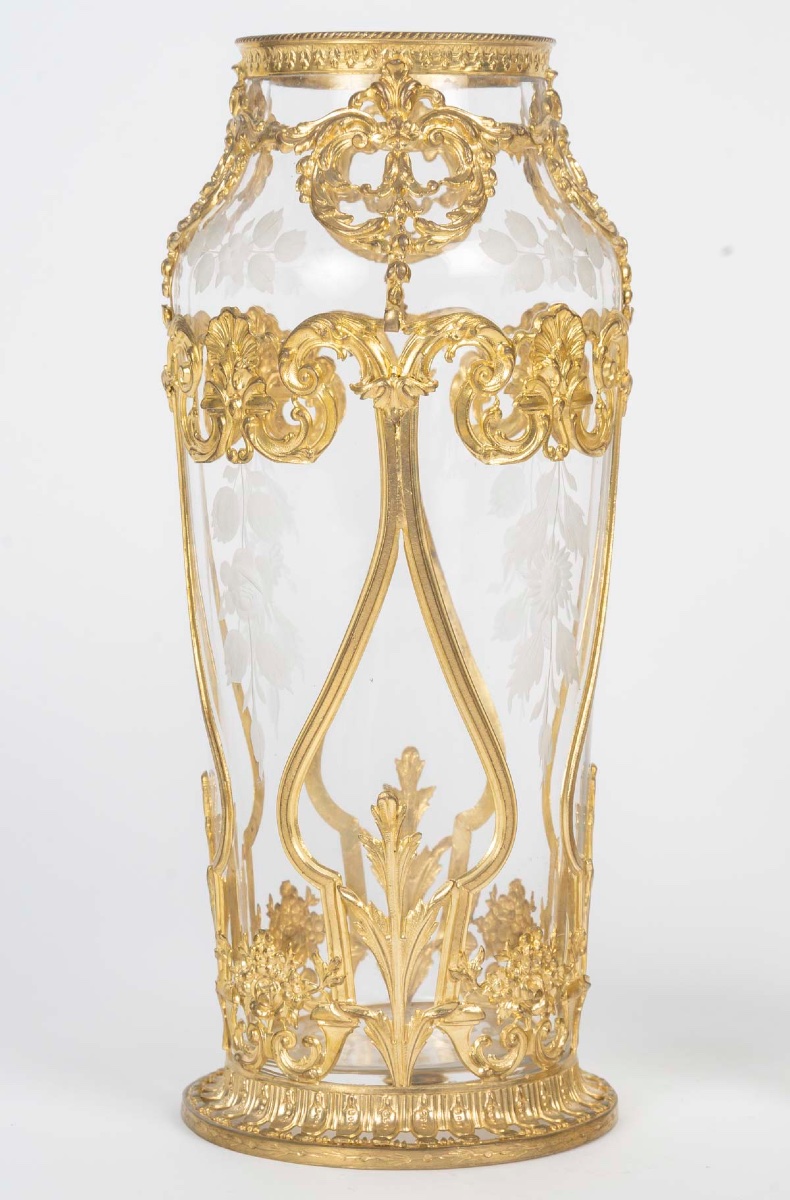 Une paire de vases en cristal gravé et bronze doré, époque XIXème siècle -photo-7