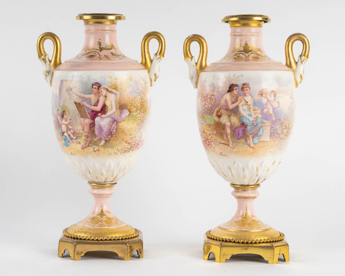 Paire de vases en porcelaine polychrome à décor peint à la main, style Sèvres – Fin XIXᵉ siècle-photo-2