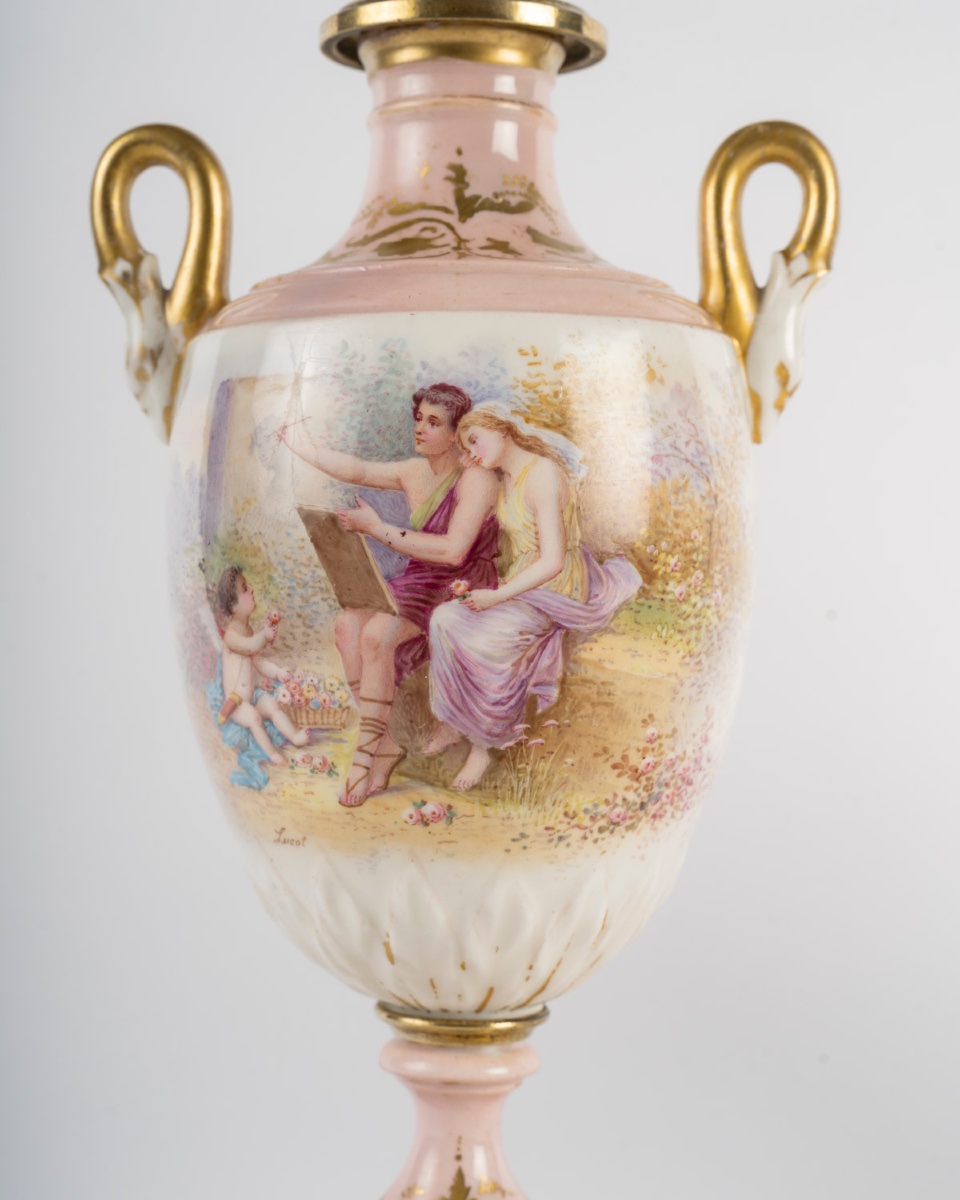 Paire de vases en porcelaine polychrome à décor peint à la main, style Sèvres – Fin XIXᵉ siècle-photo-1