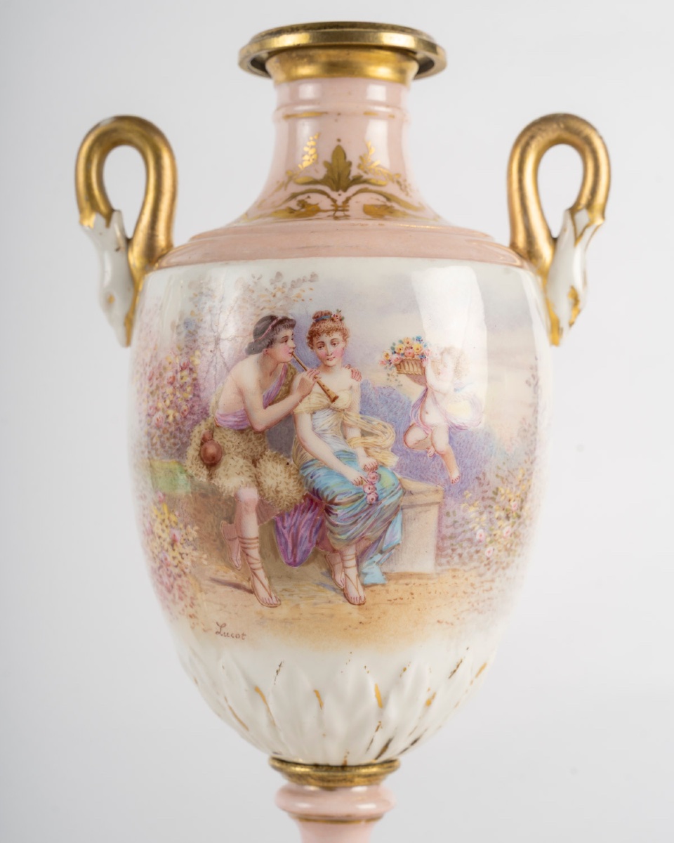 Paire de vases en porcelaine polychrome à décor peint à la main, style Sèvres – Fin XIXᵉ siècle-photo-3