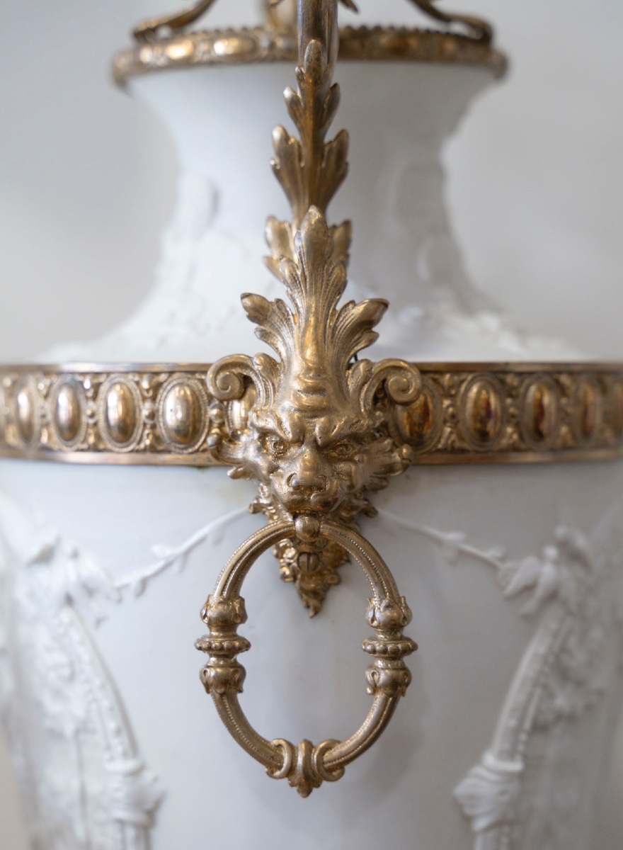 Une garniture en biscuit et bronze doré, XIXème siècle -photo-4