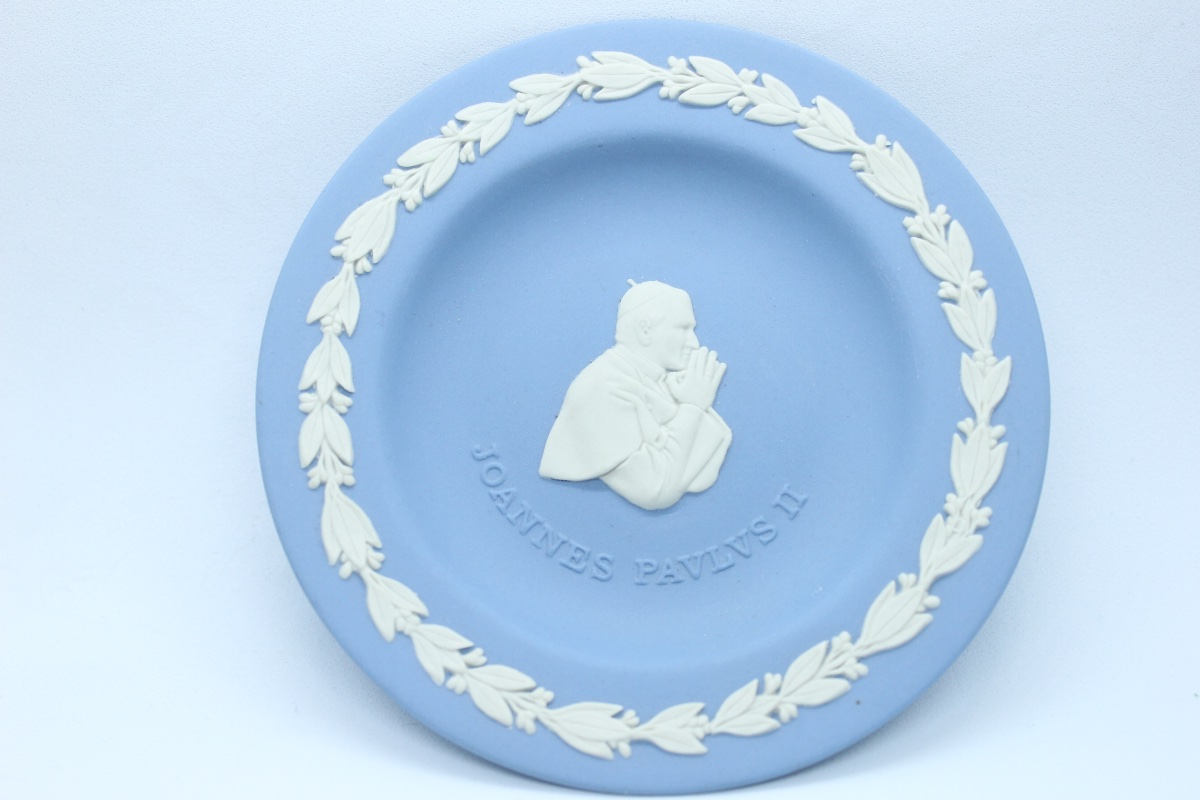 Wedgwood Jasperware Commemorative Cup Featuring The Effigy Of Pope John Paul II – Made In England-photo-4