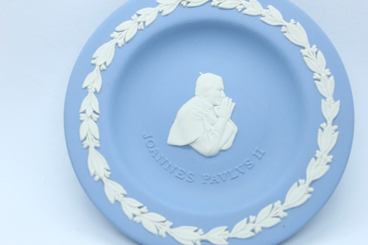 Wedgwood Jasperware Commemorative Cup Featuring The Effigy Of Pope John Paul II – Made In England-photo-1