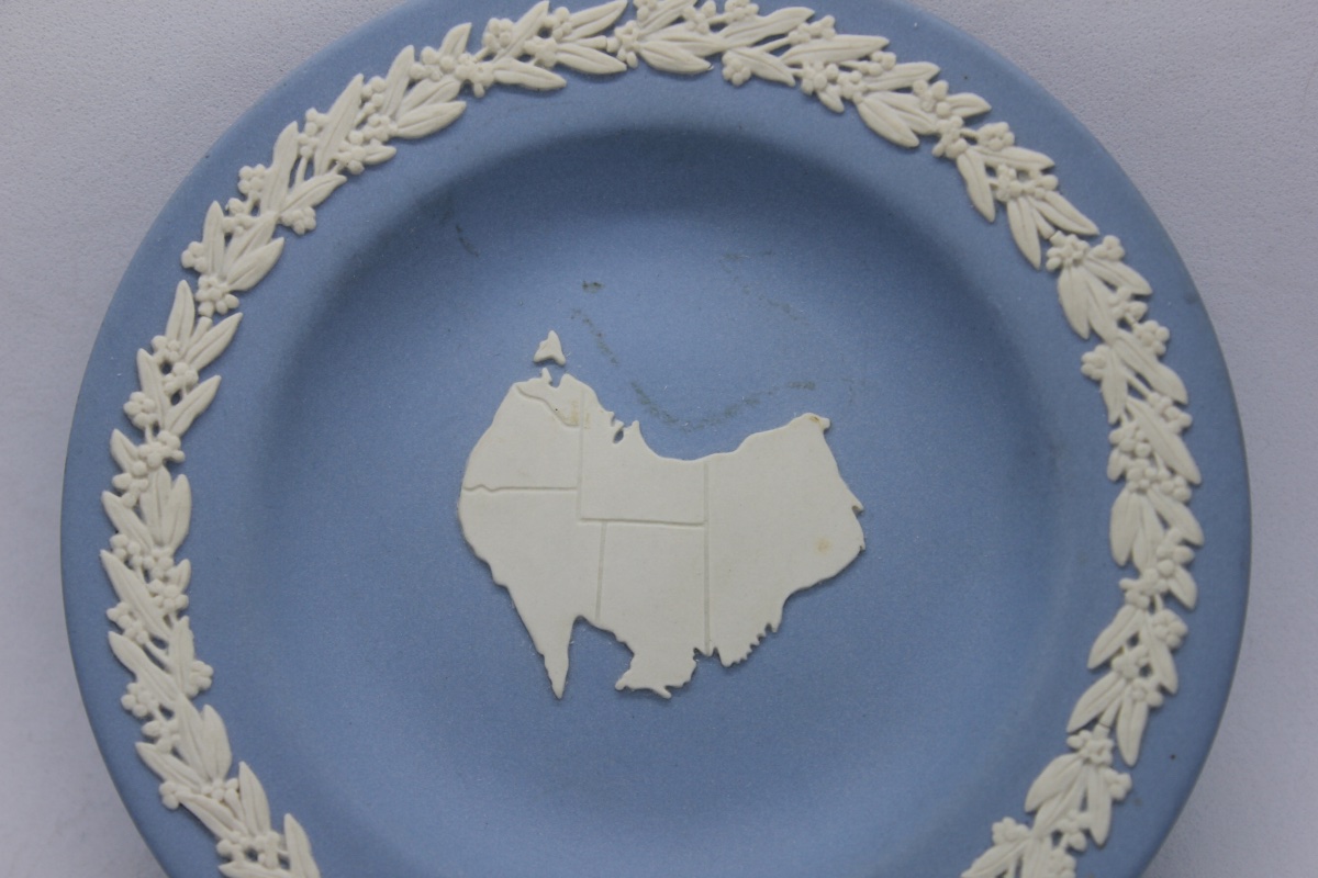 Coupe Commémorative Wedgwood Jasperware – Carte de l'Australie – Made in England-photo-3