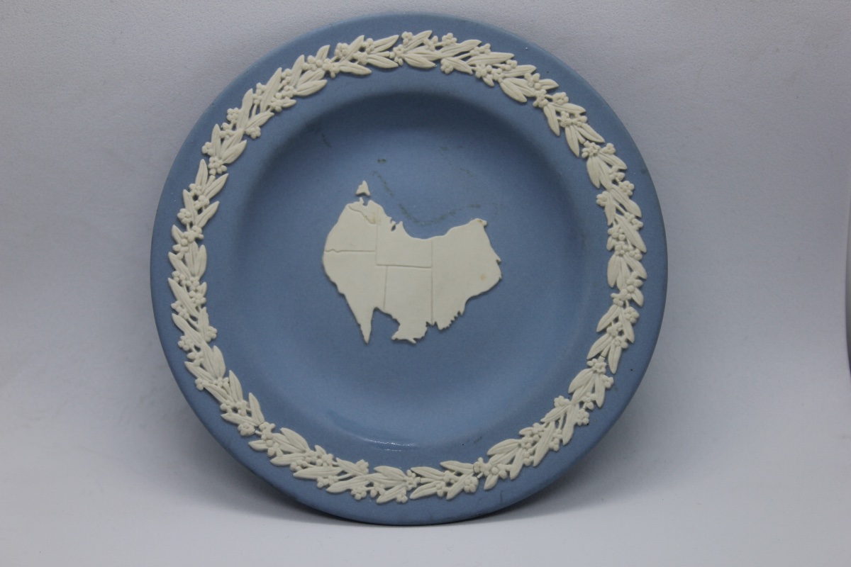 Coupe Commémorative Wedgwood Jasperware – Carte de l'Australie – Made in England