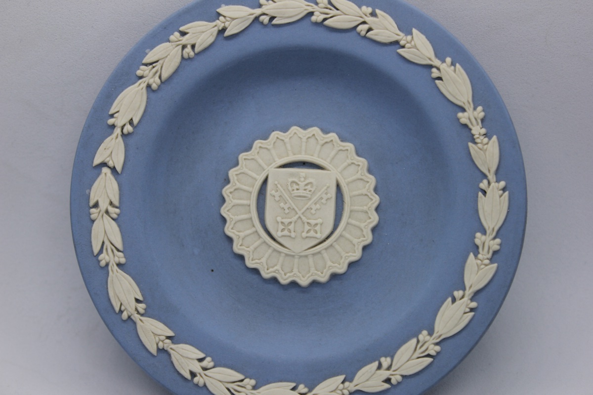 Wedgwood Jasperware Commemorative Cup – York Minster – 500th Anniversary Edition -photo-2