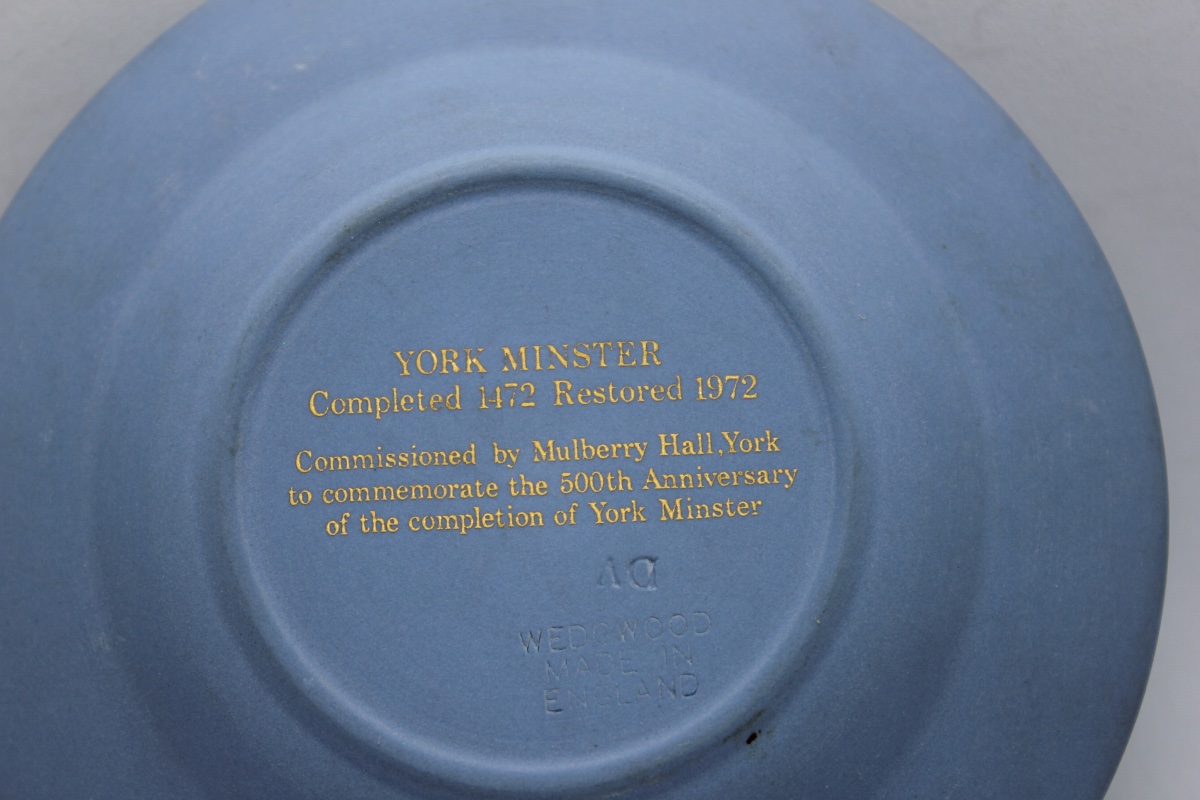 Wedgwood Jasperware Commemorative Cup – York Minster – 500th Anniversary Edition -photo-2