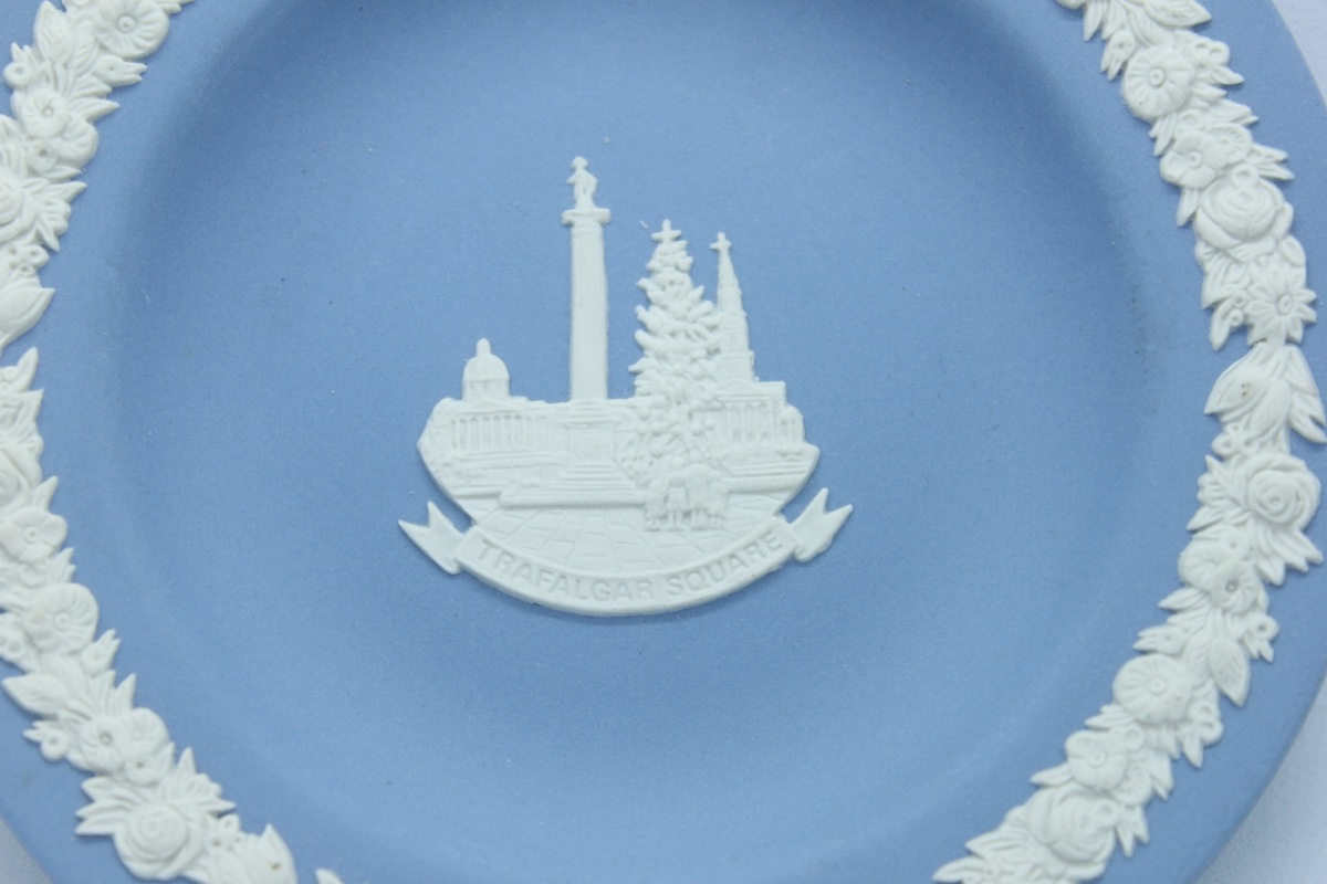 Wedgwood Jasperware Commemorative Cup – Trafalgar Square – Made In England-photo-3