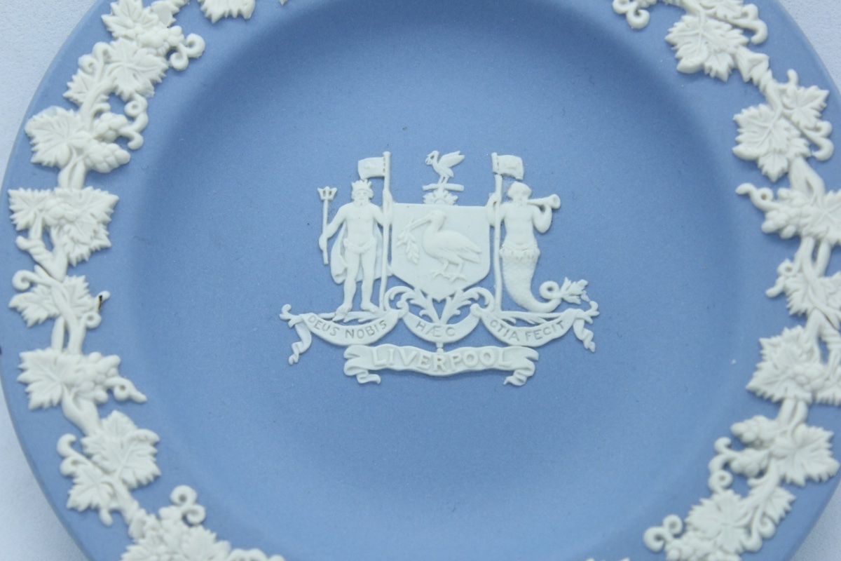 Coupelle Commémorative Wedgwood Jasperware – Liverpool – Emblèmes Allégoriques-photo-3