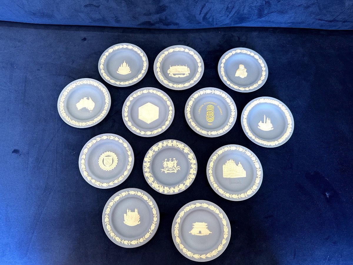 12 Wedgwood Jasperware Commemorative Cups – Made In England-photo-4