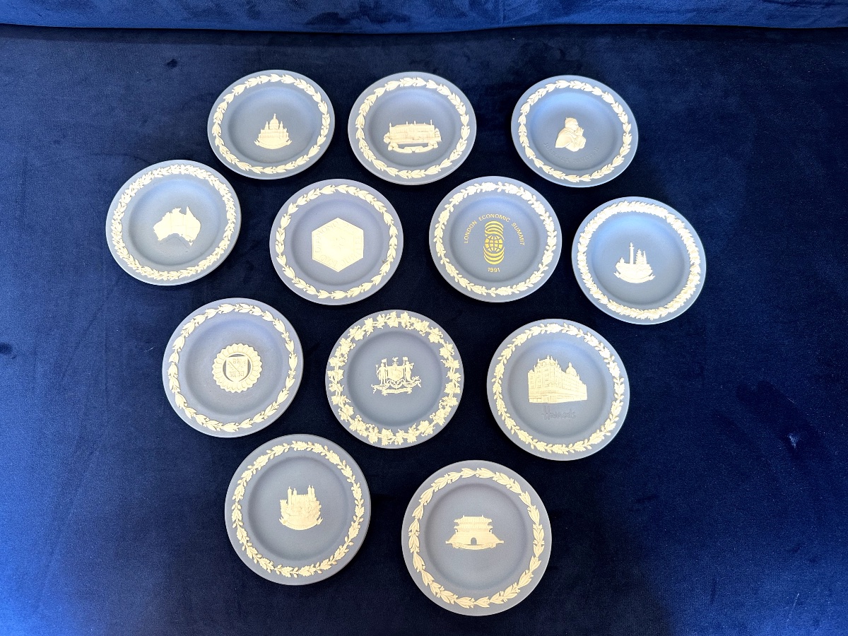 12 Wedgwood Jasperware Commemorative Cups – Made In England-photo-1