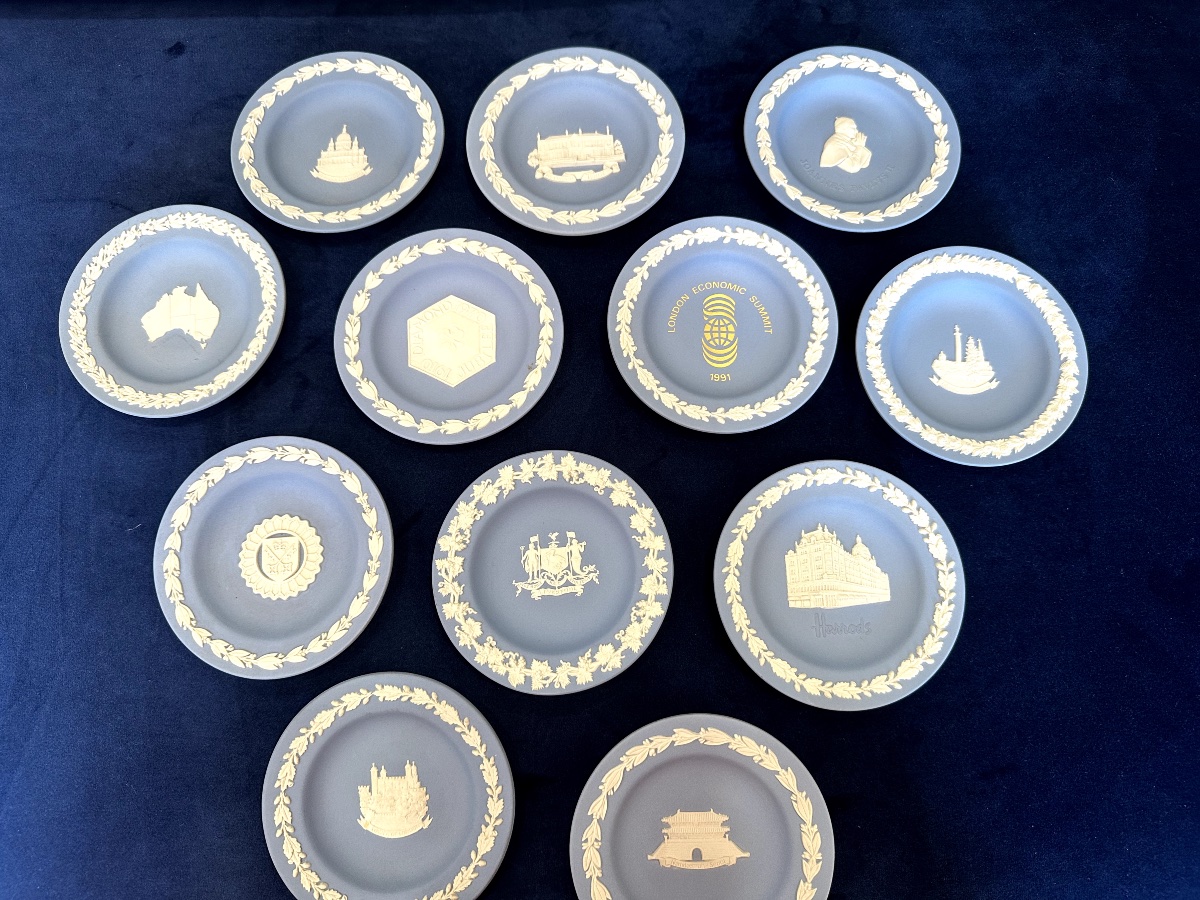 12 Wedgwood Jasperware Commemorative Cups – Made In England-photo-2