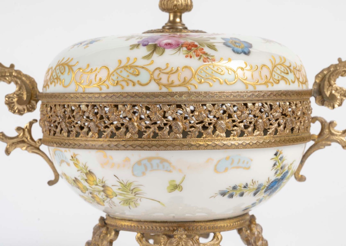 White Porcelain And Gilded Bronze Candy Dish, Late 19th Century-photo-2