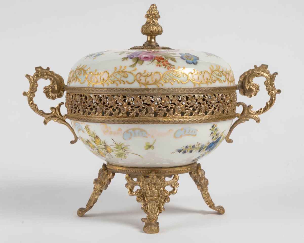 White Porcelain And Gilded Bronze Candy Dish, Late 19th Century-photo-1