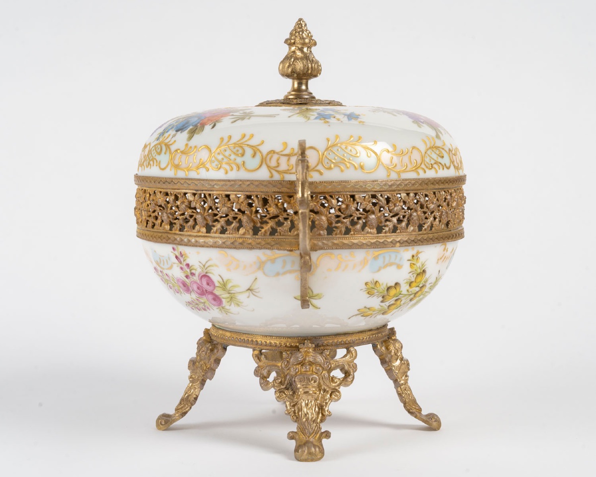 White Porcelain And Gilded Bronze Candy Dish, Late 19th Century-photo-2