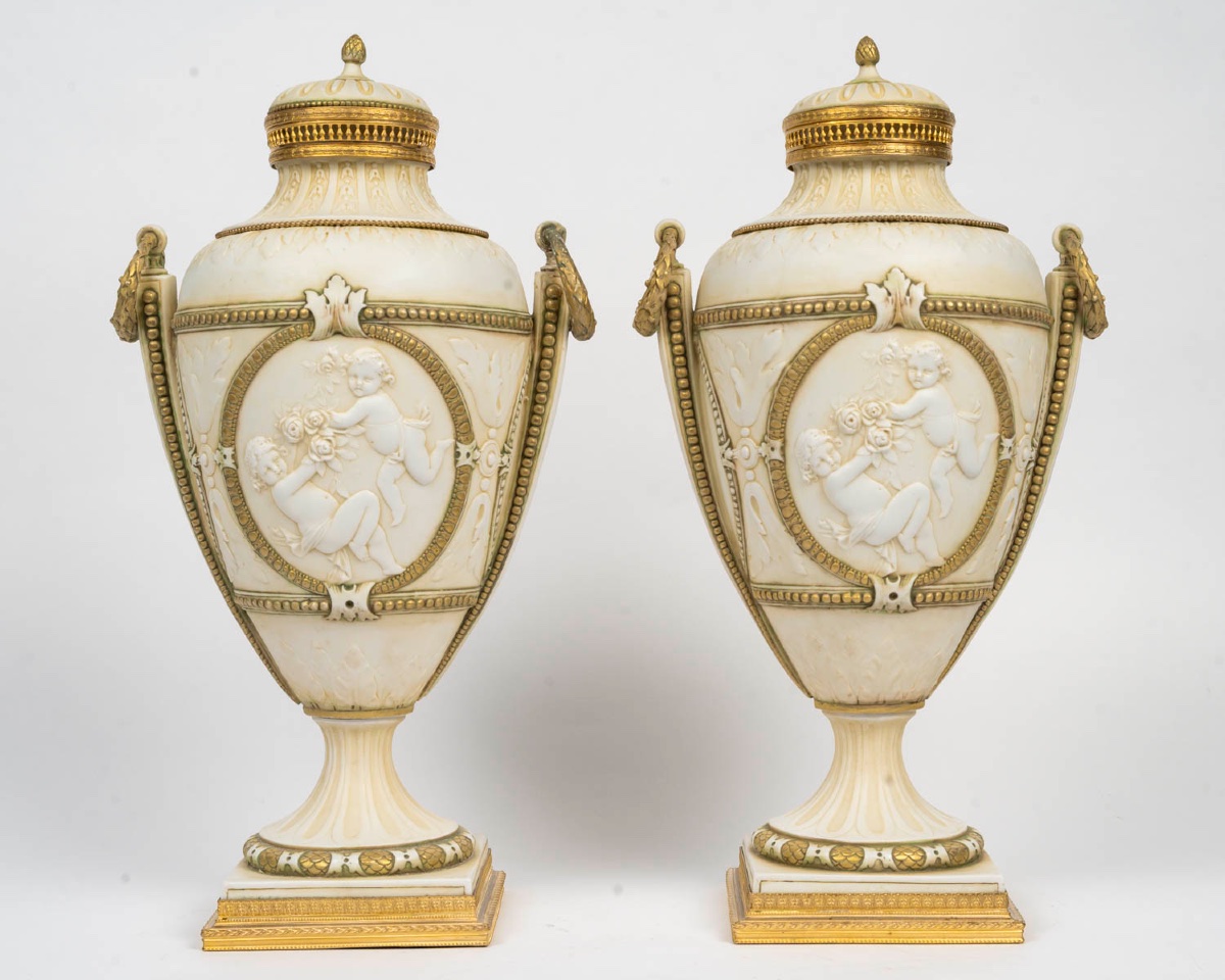 Paire de vases en porcelaine biscuit – Manufacture Müller – Style Louis XVI, fin du XIX-photo-4