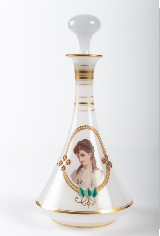 White Opaline Night Service Set Featuring Portraits Of Women, Napoleon III Period, Late 19th Century-photo-3