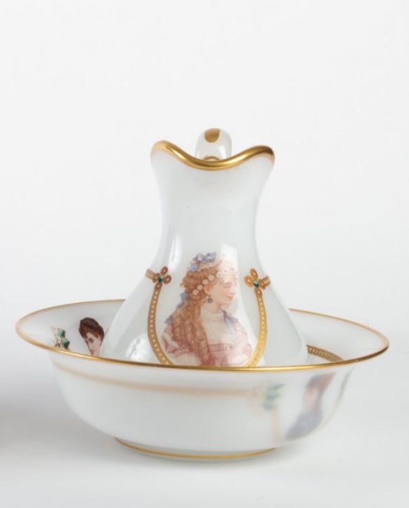 White Opaline Ewer And Basin With Portraits Of Women, Napoleon III Period, Late 19th Century-photo-2