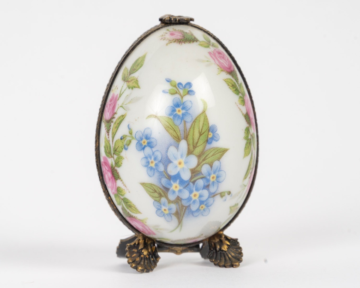 Miniature Limoges Porcelain Egg With Perfume Bottle – Early 20th Century-photo-2