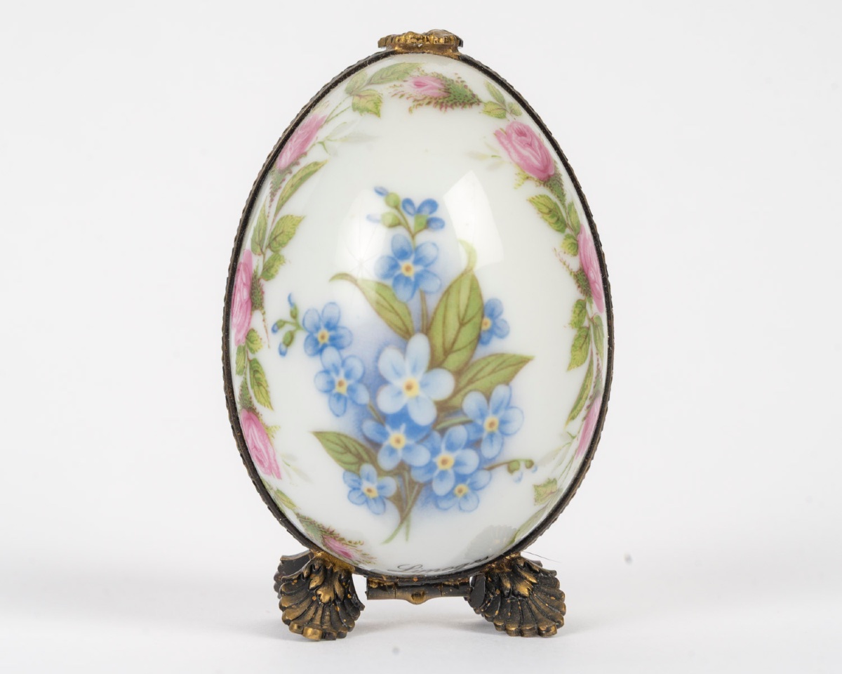 Miniature Limoges Porcelain Egg With Perfume Bottle – Early 20th Century-photo-2