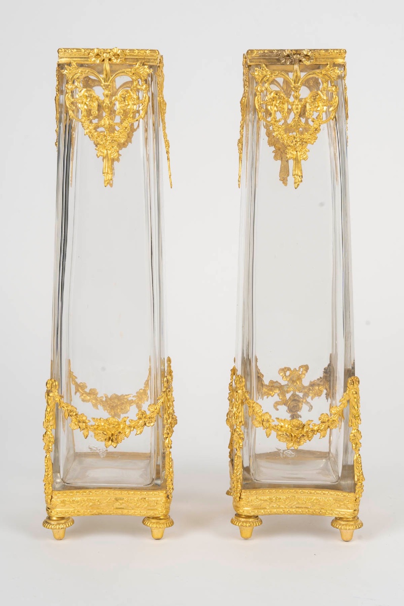 Paire de vases en cristal et laiton doré à décor de mascarons, vers 1900-photo-2