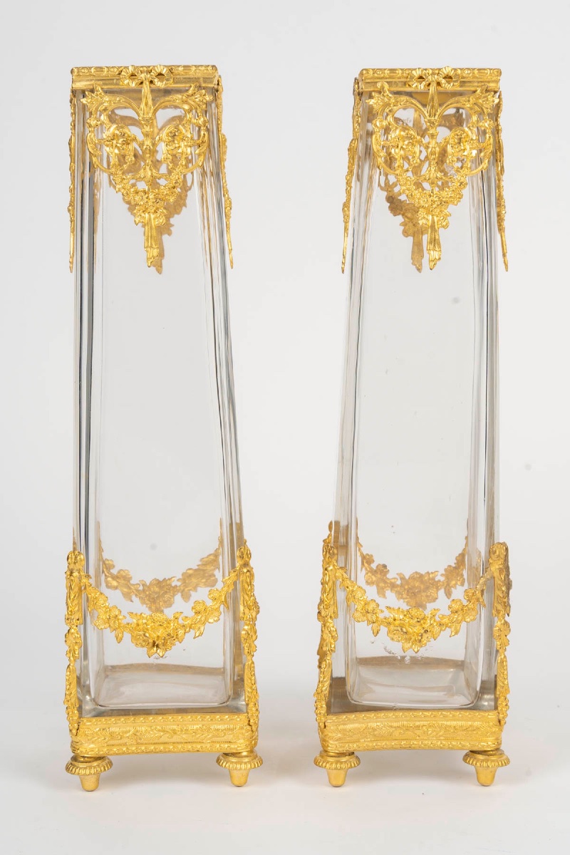 Paire de vases en cristal et laiton doré à décor de mascarons, vers 1900-photo-3