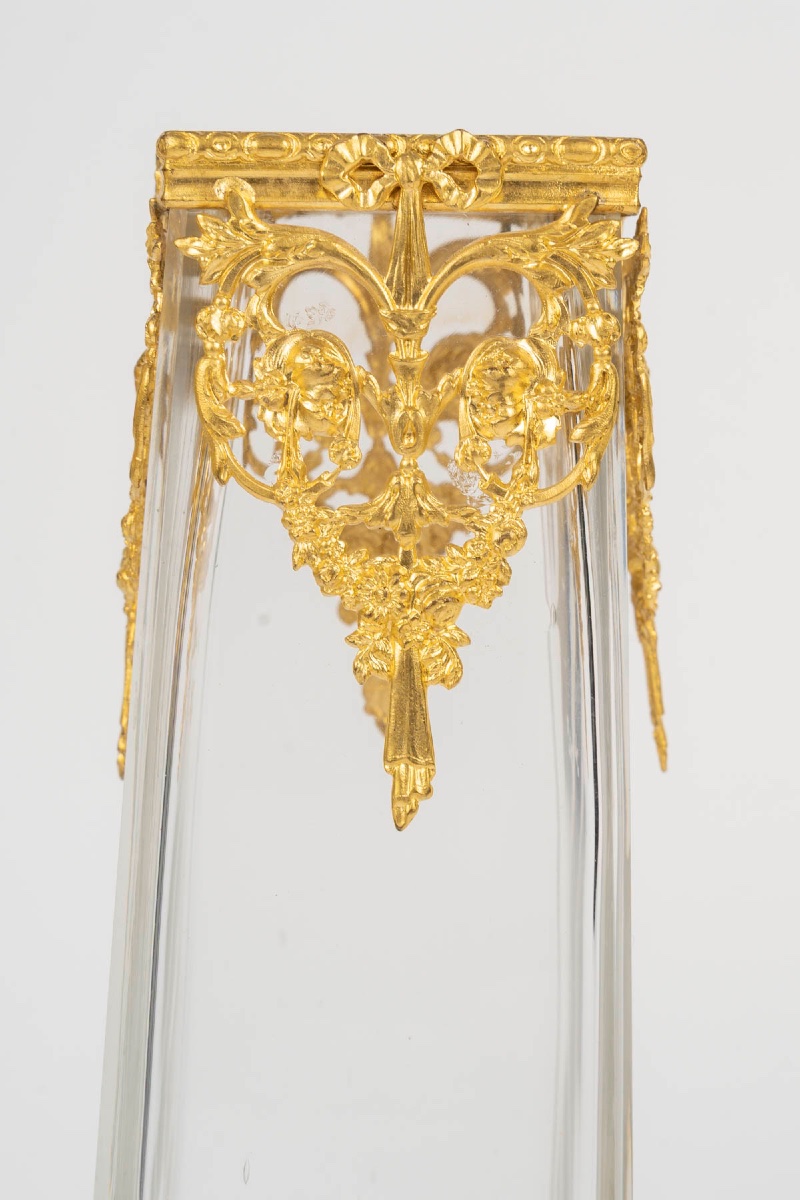 Paire de vases en cristal et laiton doré à décor de mascarons, vers 1900-photo-4