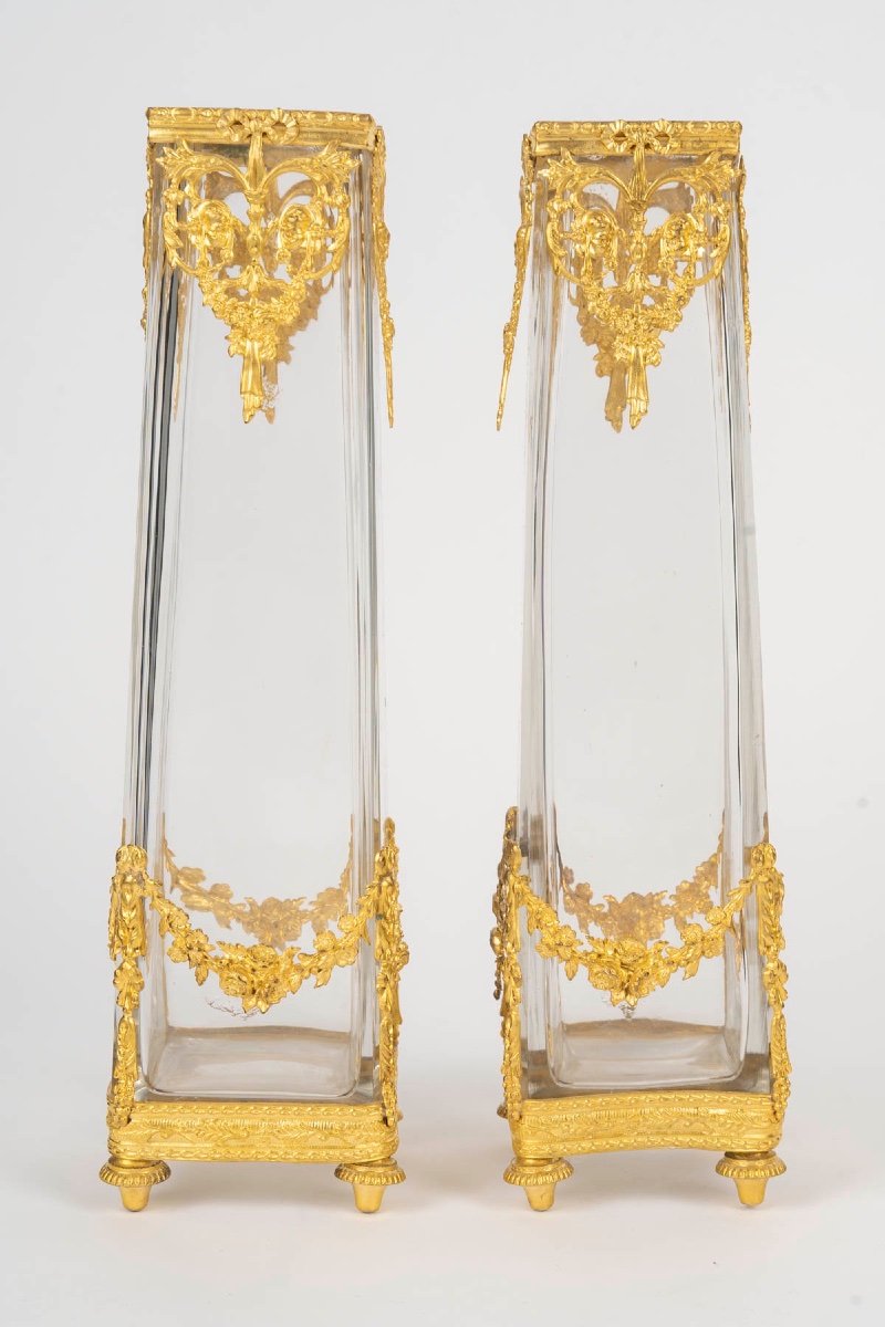Paire de vases en cristal et laiton doré à décor de mascarons, vers 1900-photo-4