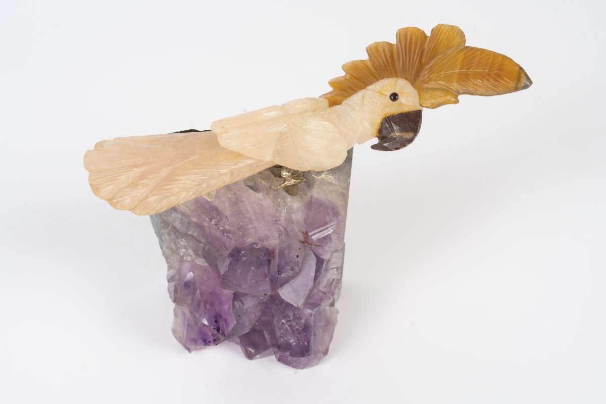 Miniature Parrot Sculpture Carved From Hardstone On An Amethyst Base, 20th Century-photo-2
