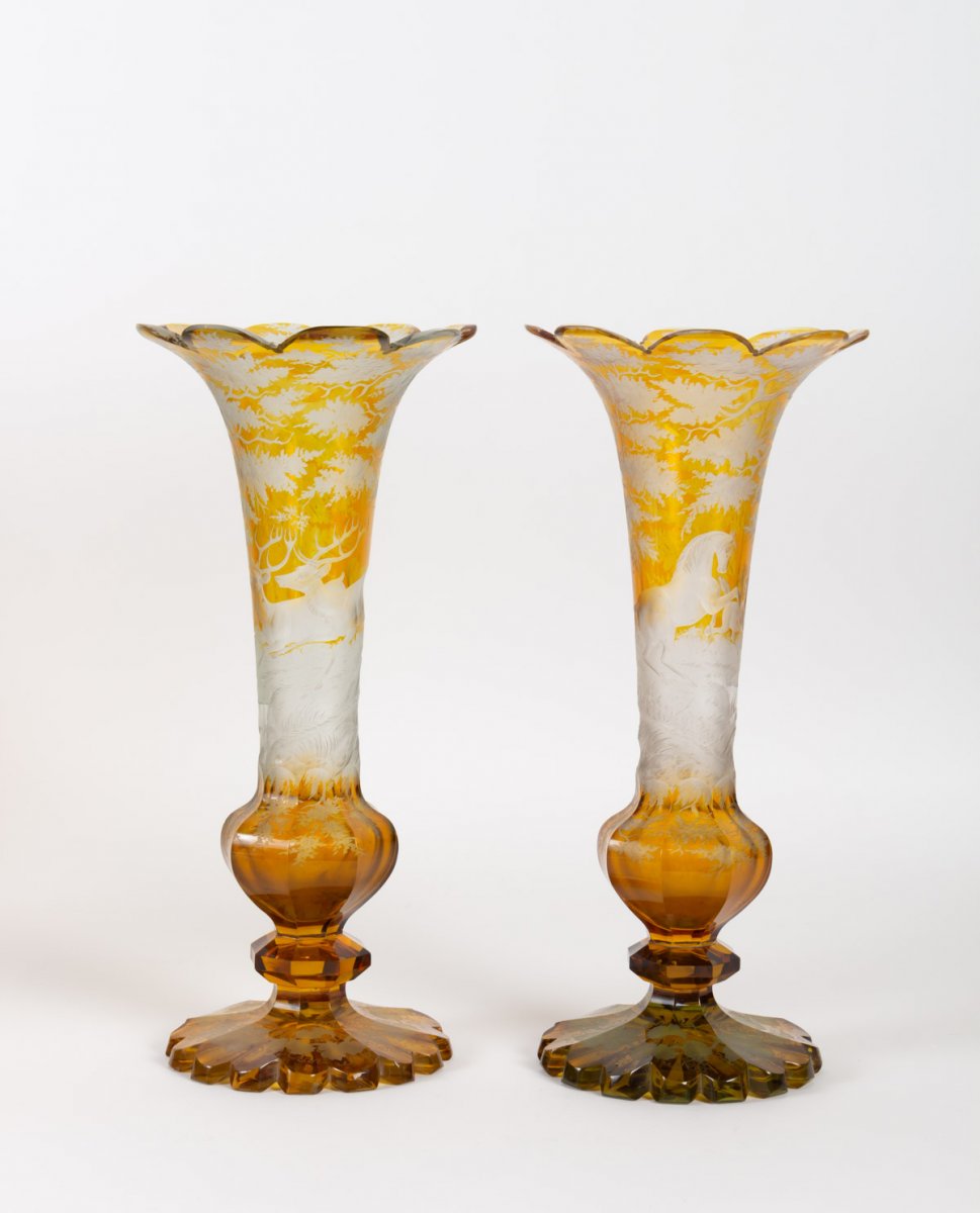 Paire De Vases En Cristal De Bohème Grave XIXème Siècle 