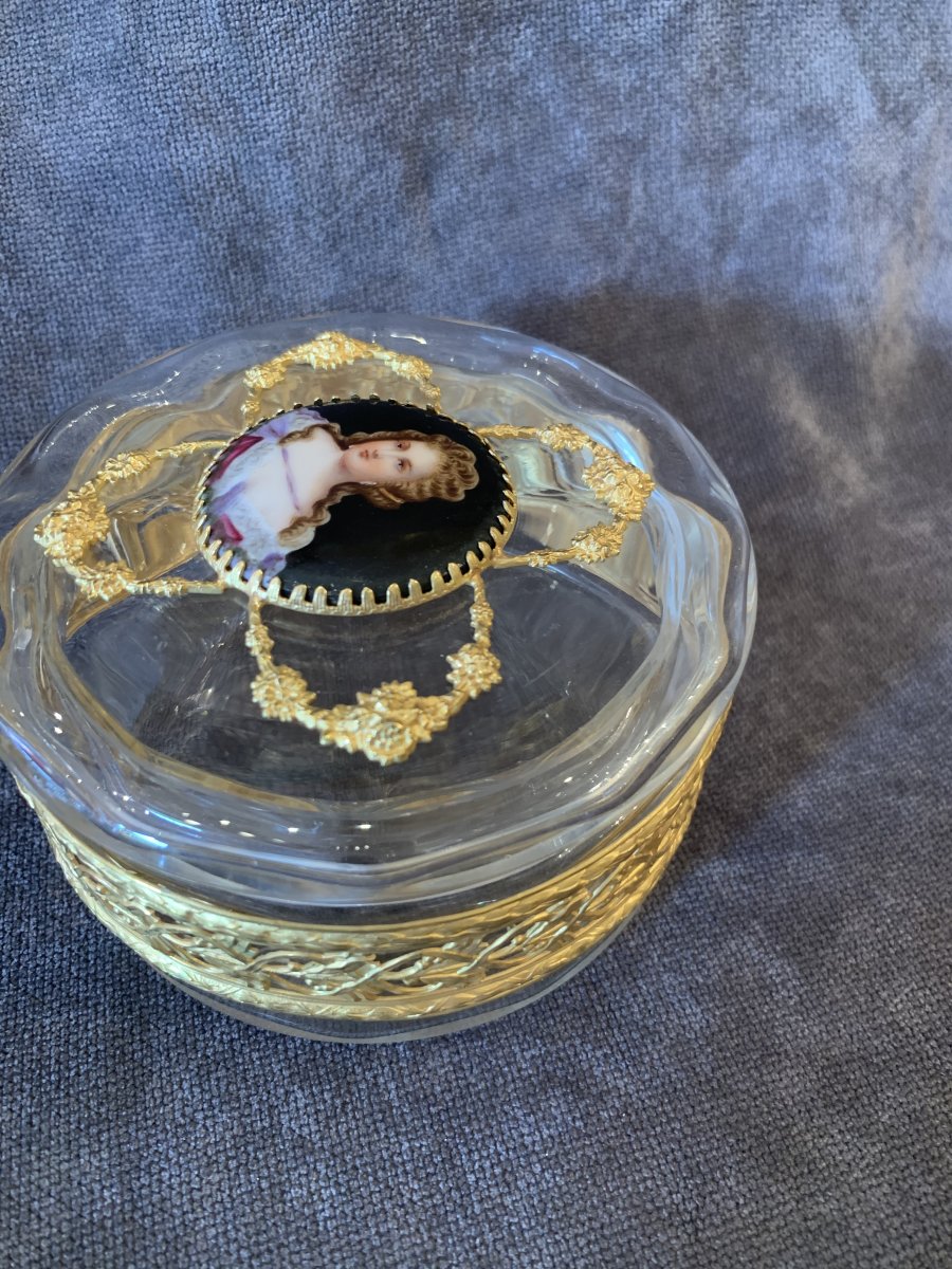 Crystal Box With Porcelain Plate-photo-4